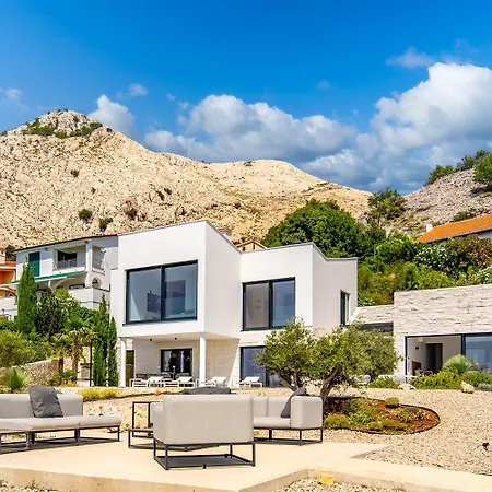 Shoreline Serenity Villa *