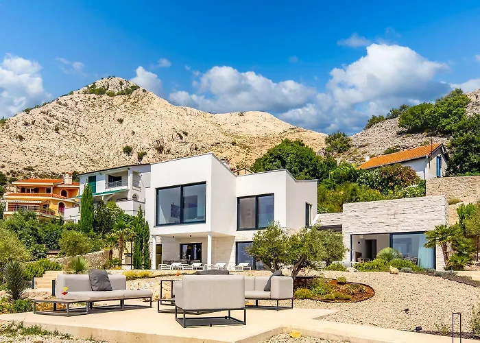 Shoreline Serenity Villa *