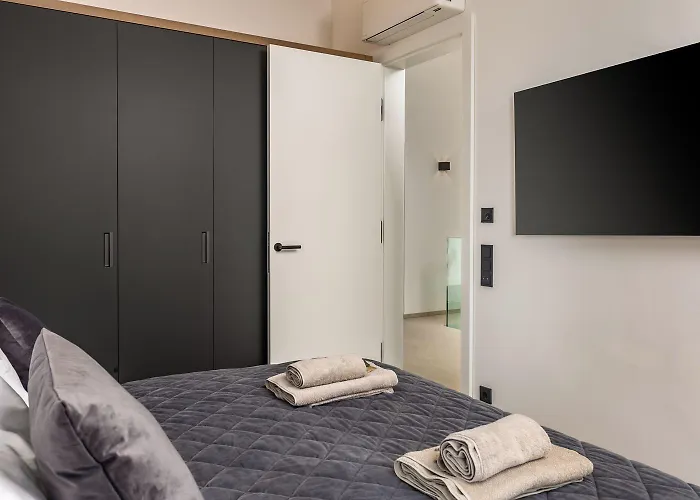 Shoreline Serenity *